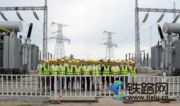 �Ϻ��F·�ּ��F(tu��n)��˾����{(di��o)�ȵ������S�ܶ��_չ�W(xu��)��(x��)�������