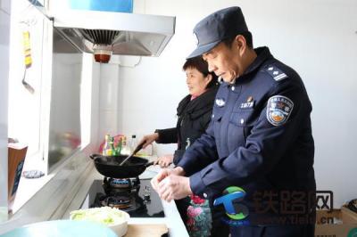 ����·��(bi��o)�����཭�ޣ��P�P�F���T�����\(ch��ng)����