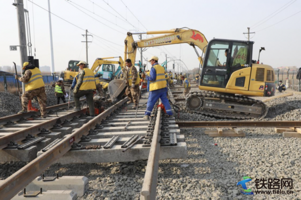 ���F��ʮһ�֞����F·�(xi��ng)Ŀ?j��)����½��?hu��)׌վ������ɲ�