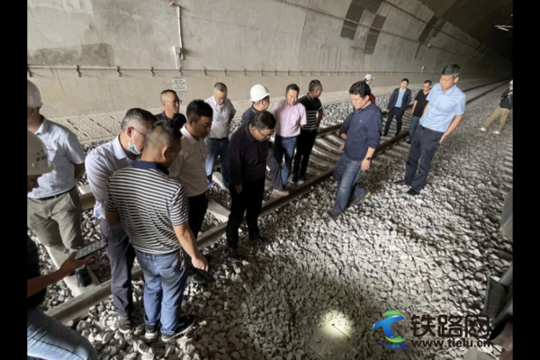 �����F·�ּ��F(tu��n)���O(sh��)��һ���W�R ���F���֏��ɸ��F�Ŀ