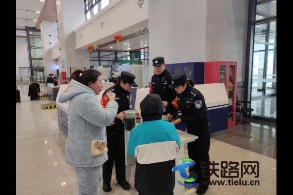 �����h�F���������(w��)����ů�ÿͳ���·