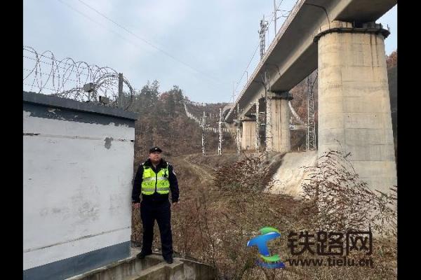 �O��P�����o(h��)��·ƽ������(d��ng)��ƽ����λ�ϵ��ݽz�